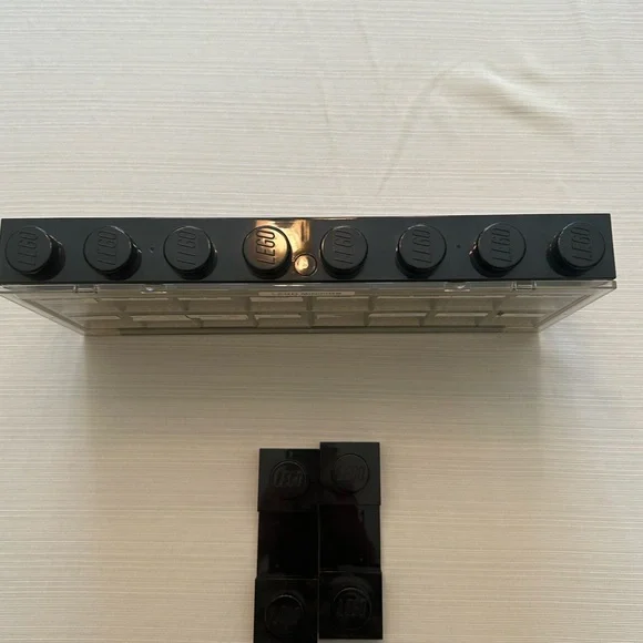 Lego - Picture 2 of 3